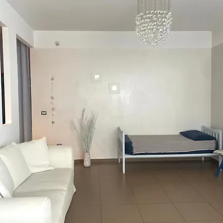 Roses Apartment Lupetto